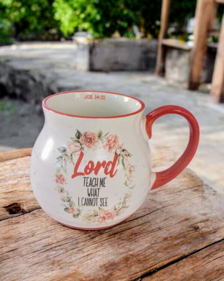 Taza con cita bíblica en Job 32:34