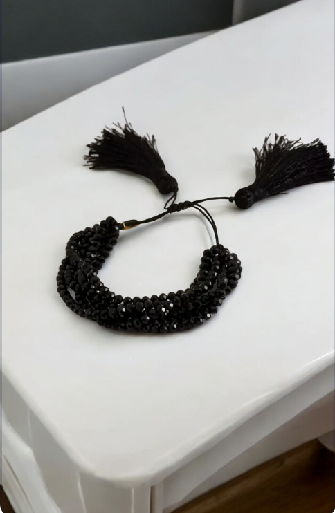 Brazalete ajustable en color negro