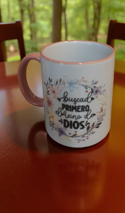 Tazas en color blanca y rosa con cita biblica