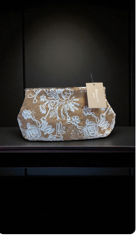 Bolso elegante de mano beige