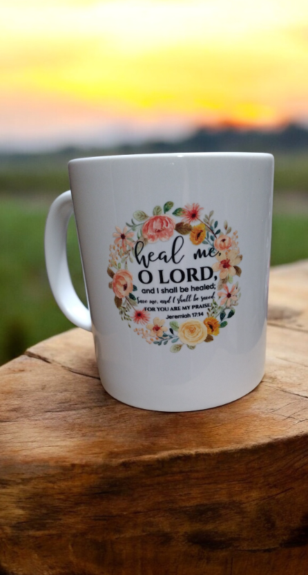 Coffee mug with a biblical quote and floral details 🌸
