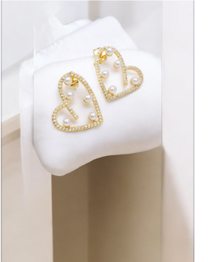 Pearl heart earrings