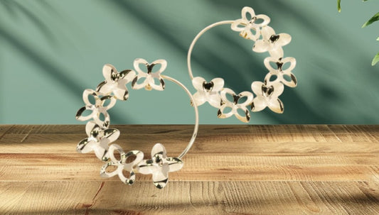 Aretes flores dorado